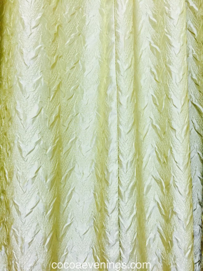 curtain-pattern-gold
