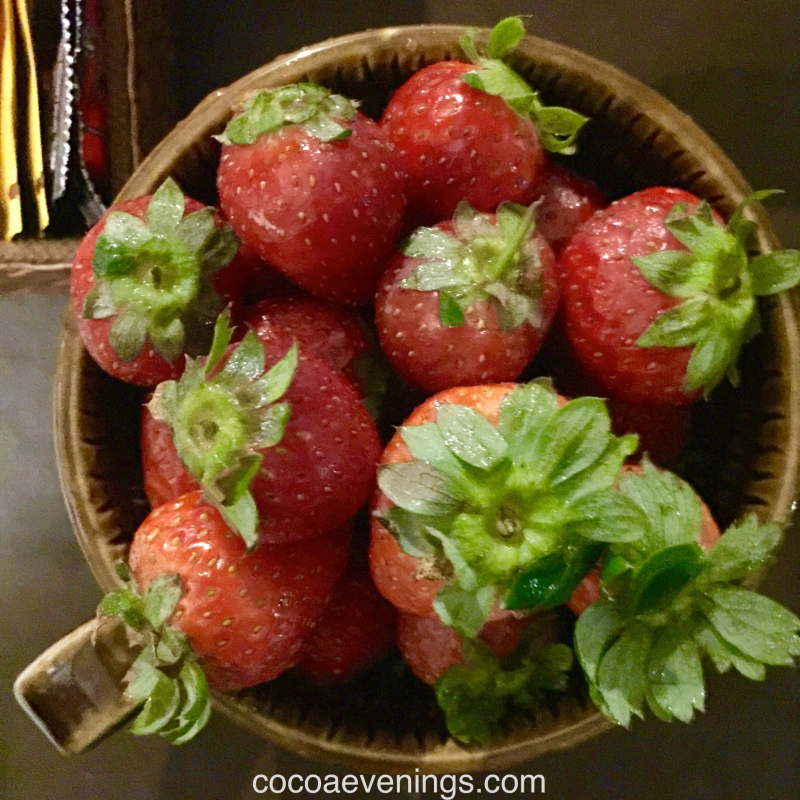 strawberries-bali-mountain-top-fresh-IMG-0626