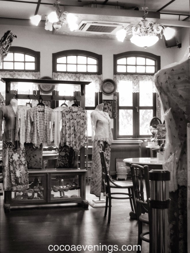 nonya-costumes-joo-chiat-singapore-IMG_4561-2